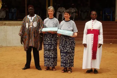 Missionaires et Autorités