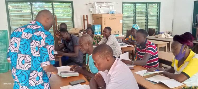 Ciɛn kalaatu gɔnn-tieb ŋɔnŋ miɛda ban baa tund kalaatu niib nand