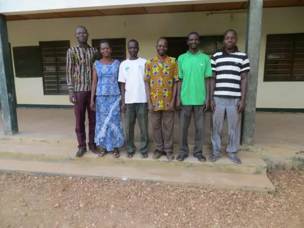 ATAPEB tuonsunna nba suun ciɛnm kalaatu tuonn. / Les alphabétiseurs de l'ATAPEB. / ATAPEB literacy workers.
